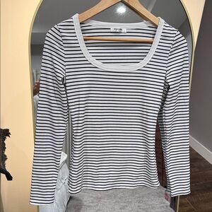 Zeagoo Black and White Striped Long Sleeve Tee. Never worn, size small